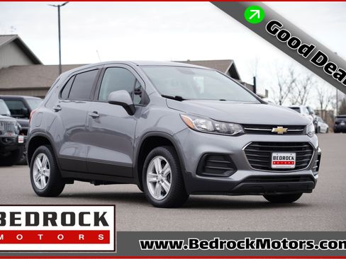 Used 2020 Chevrolet Trax LS w/ Tint and Cruise Package image 1