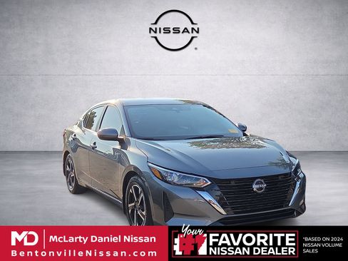 Used 2025 Nissan Sentra SV FWD image 1
