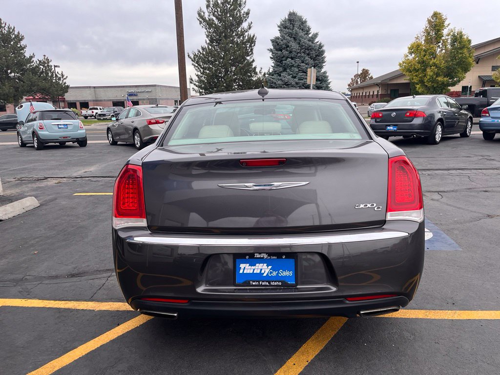 Used 2016 Chrysler 300 C RWD image 4