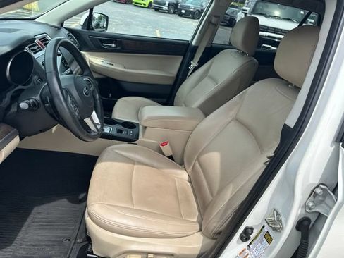Used 2017 Subaru Outback 2.5i Limited AWD/4WD image 13