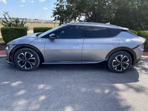 Used 2024 Kia EV6 Wind w/ Wind Technology Package AWD/4WD image 8