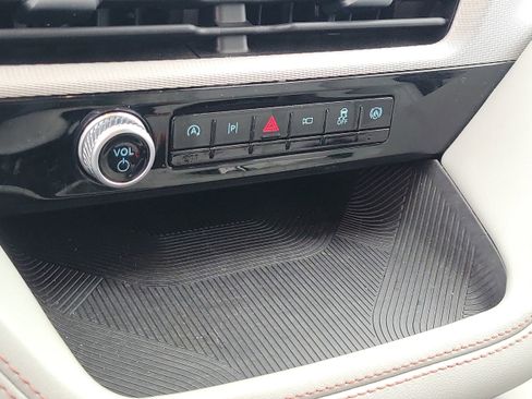 Used 2025 Ford Explorer Active w/ Active Comfort Package image 29