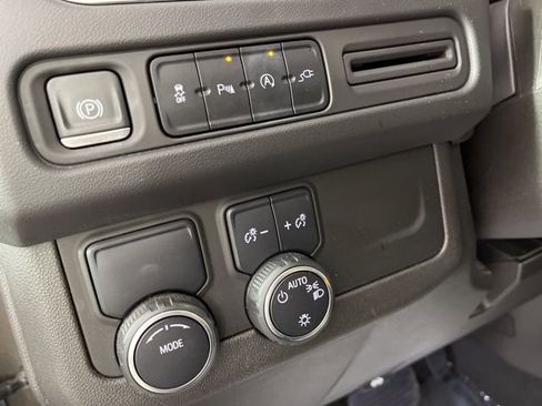 Used 2021 Chevrolet Tahoe LT image 33