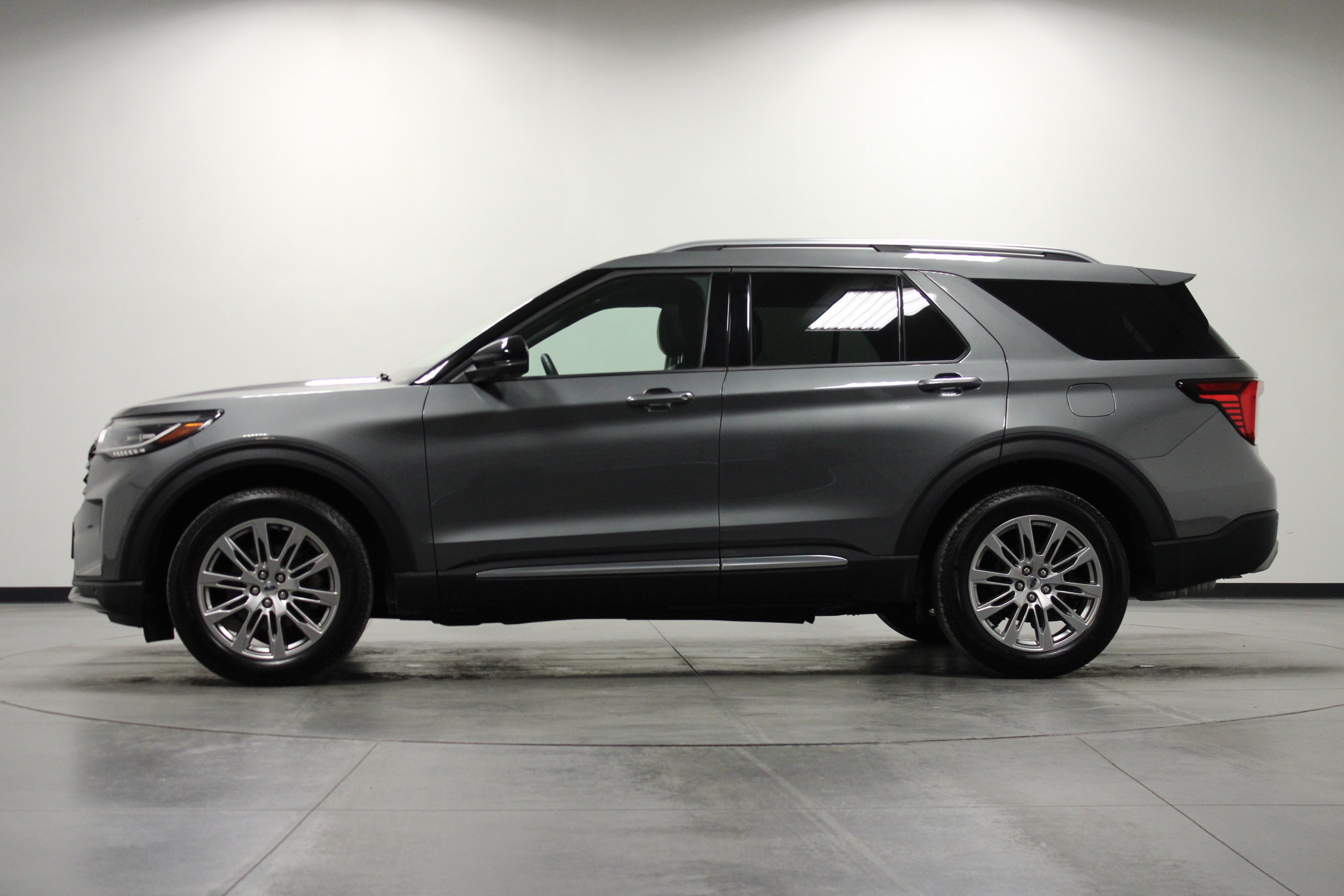 Used 2026 Ford Explorer Platinum AWD/4WD image 7