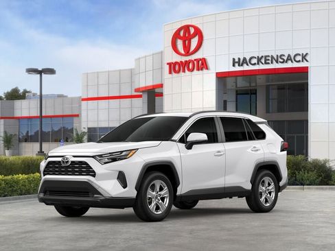 Used 2025 Toyota RAV4 XLE image 2