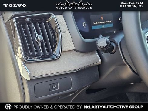 New 2026 Volvo XC90 B6 Plus w/ Protection Package Premier AWD/4WD image 20