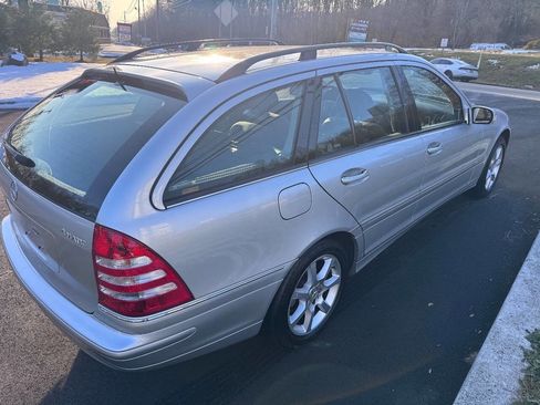 Used 2005 Mercedes-Benz C 240 4MATIC Wagon image 5