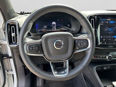 Used 2023 Volvo C40 P8 Recharge Ultimate image 22