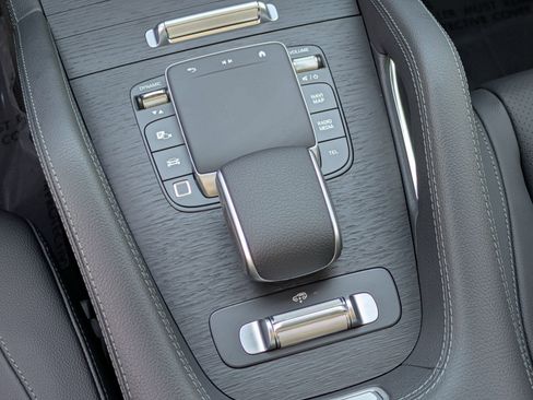 New 2026 Mercedes-Benz GLS 450 4MATIC image 27