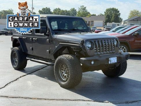 Used 2019 Jeep Wrangler Unlimited Sport image 2