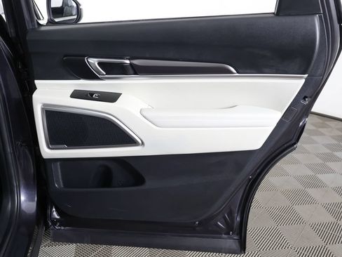 Used 2025 Kia Telluride S FWD image 26
