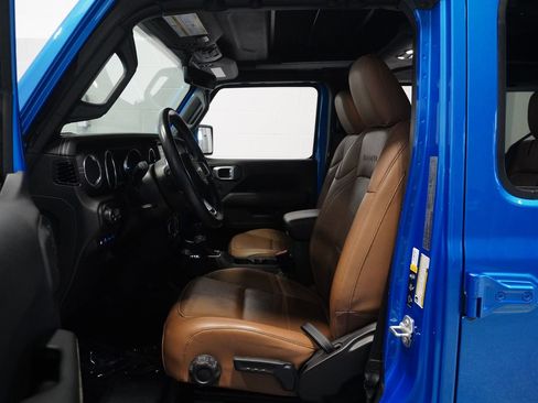 Used 2022 Jeep Wrangler Unlimited Sahara w/ Cold Weather Group image 13