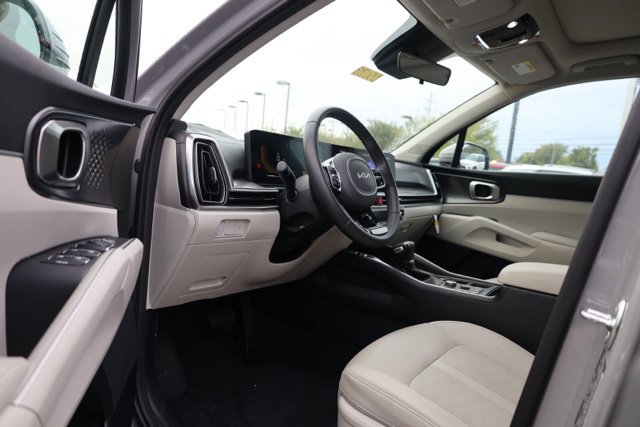 Used 2025 Kia Sorento S w/ Panoramic Sunroof Package FWD image 17