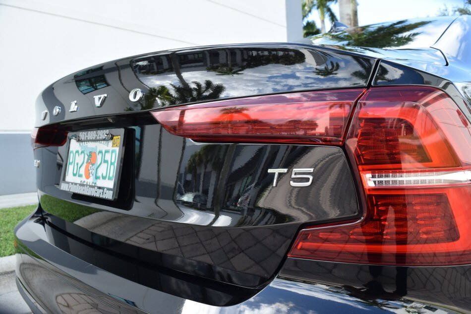Used 2019 Volvo S60 T5 Momentum w/ Premium Package FWD image 22