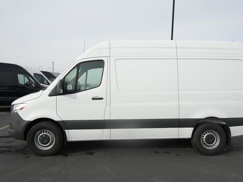 Used 2024 Mercedes-Benz Sprinter 144 Cargo image 4