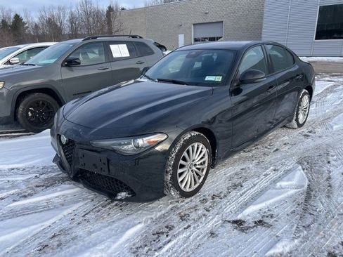 Used 2022 Alfa Romeo Giulia Sprint image 1