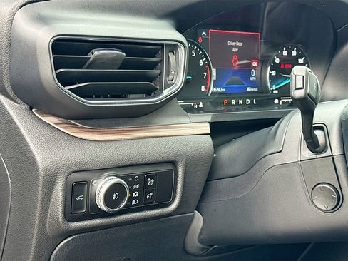 Used 2022 Ford Explorer Limited w/ Limited Technology Package image 12