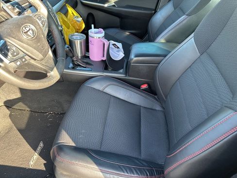 Used 2017 Toyota Camry SE image 8