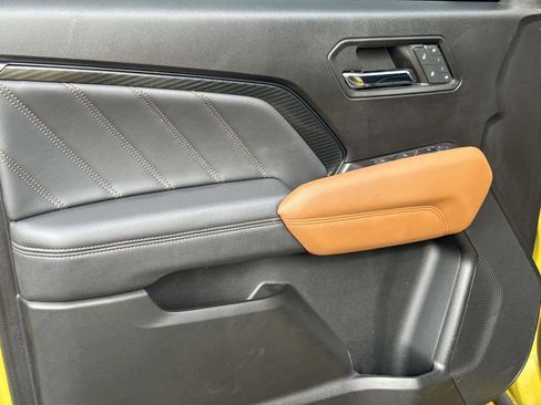 Used 2024 GMC Canyon AT4 w/ AT4 Premium Package image 17