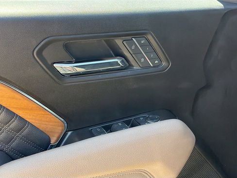 Used 2024 GMC Canyon Denali w/ LPO, Denali Black Edition image 17