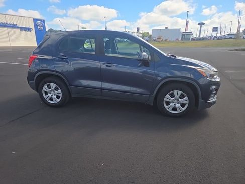 Used 2018 Chevrolet Trax LS FWD image 15