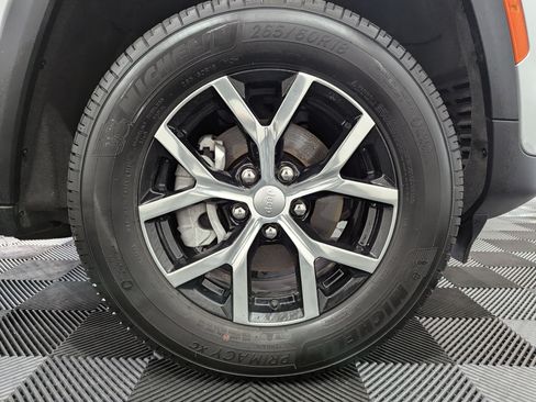Used 2024 Jeep Grand Cherokee Limited AWD/4WD image 6