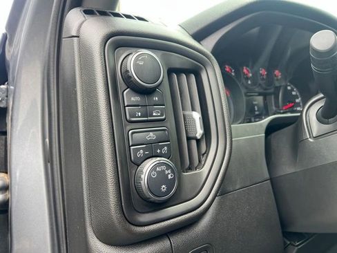 Used 2020 Chevrolet Silverado 1500 Custom w/ Custom Value Package AWD/4WD image 15