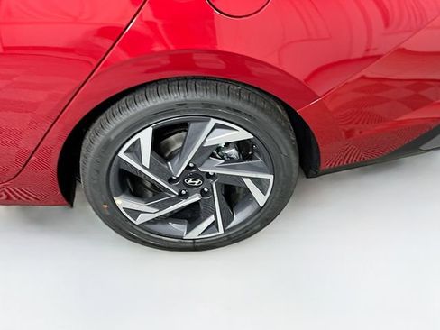 New 2025 Hyundai Elantra Limited image 26