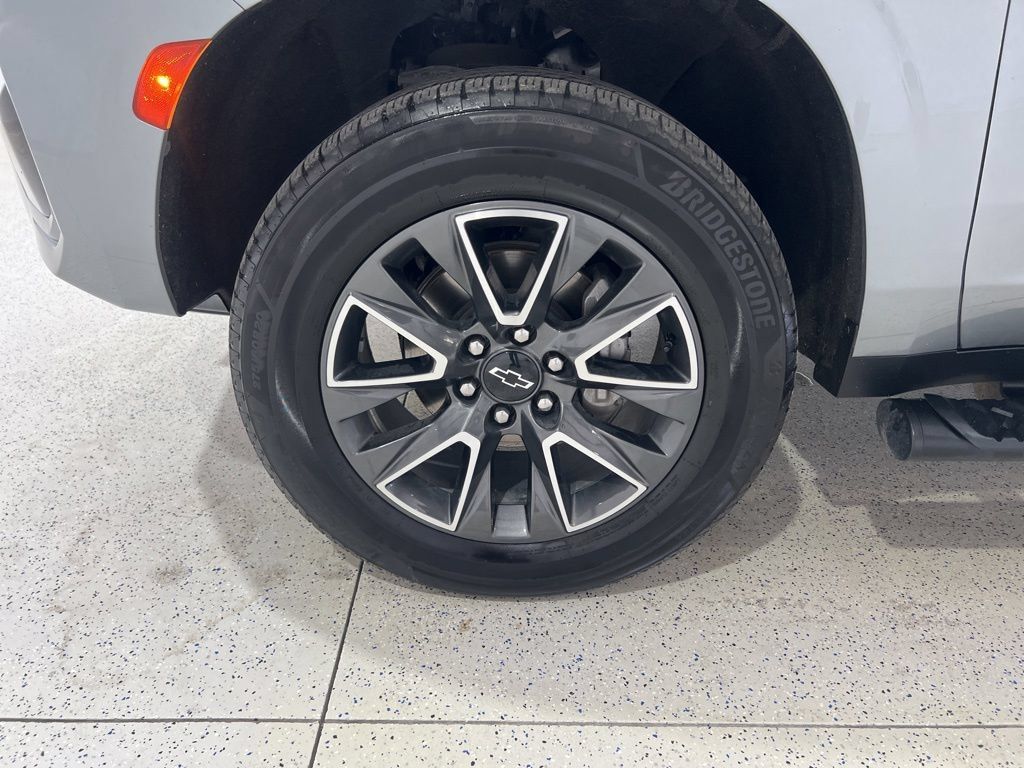 Used 2023 Chevrolet Tahoe Z71 w/ Luxury Package AWD/4WD image 30
