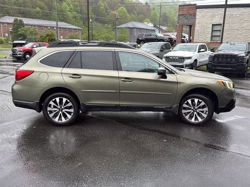 Used 2016 Subaru Outback 2.5i Limited AWD/4WD image 4