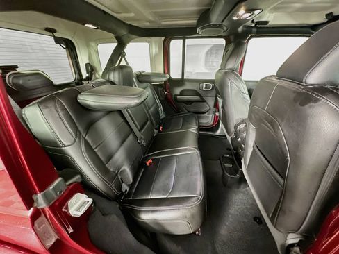 Used 2021 Jeep Wrangler Unlimited Sahara AWD/4WD image 34