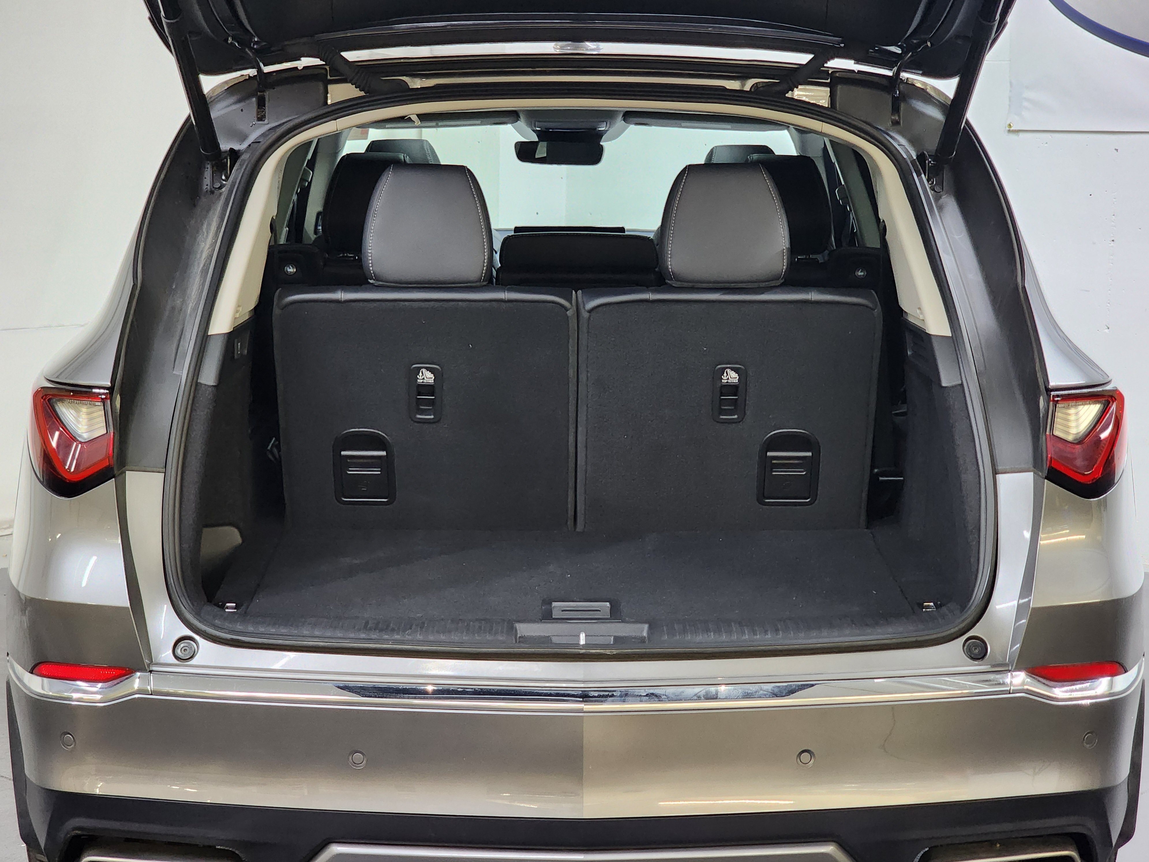 Certified 2025 Acura MDX w/ Technology Package AWD/4WD image 9