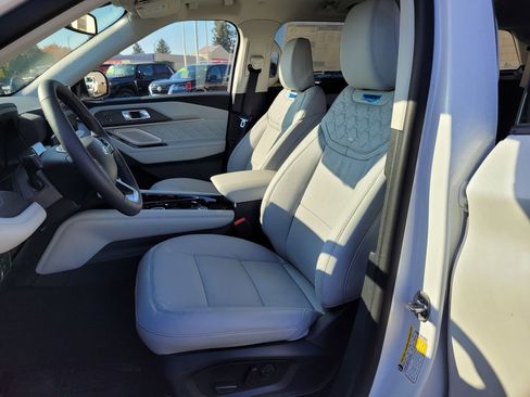 New 2026 Ford Explorer Platinum w/ LUX Leather Package image 34