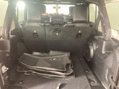 Used 2018 Jeep Wrangler Unlimited Rubicon AWD/4WD image 23