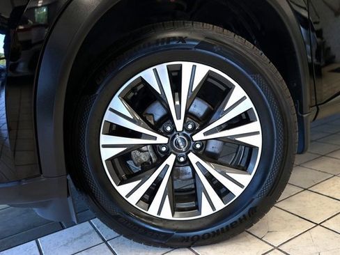 Used 2023 Nissan Rogue SV image 48