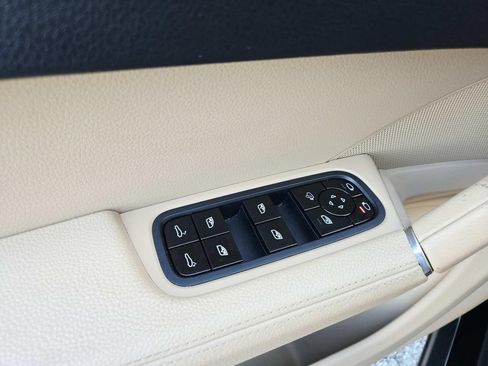 Used 2019 Porsche Cayenne AWD/4WD image 34