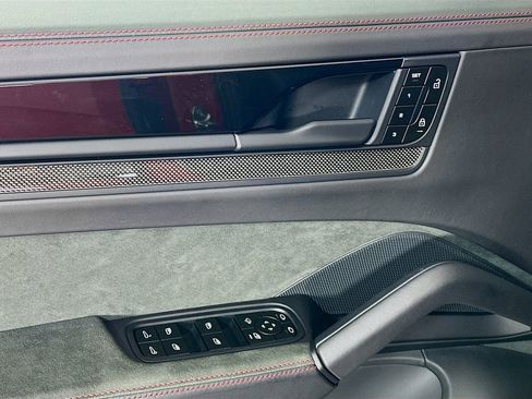 Certified 2025 Porsche Cayenne GTS AWD/4WD image 20