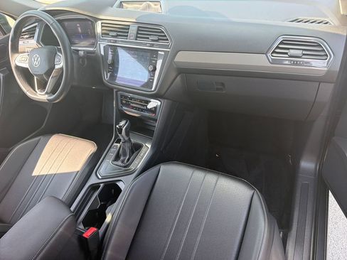 Certified 2023 Volkswagen Tiguan SE FWD image 28