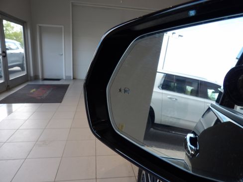 Used 2023 Chevrolet Blazer Premier w/ Driver Confidence II Package AWD/4WD image 8