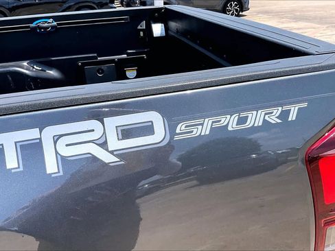 Used 2019 Toyota Tacoma TRD Sport w/ TRD Premium Sport Package RWD image 10