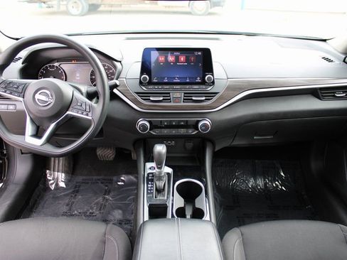 Used 2024 Nissan Altima 2.5 SV image 38