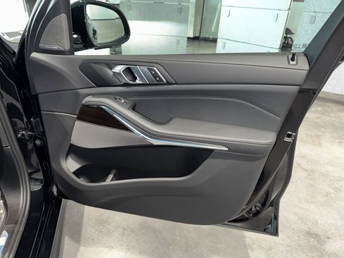 New 2026 BMW X5 xDrive50e image 8