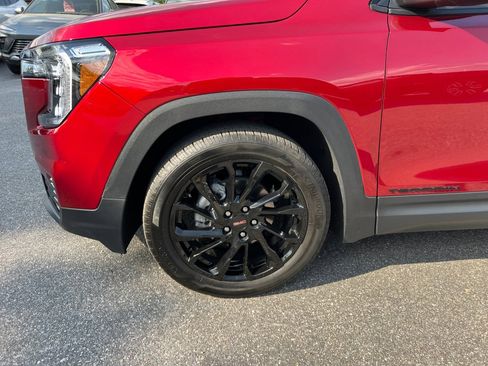 Used 2024 GMC Terrain SLE w/ Driver Convenience Package FWD image 27