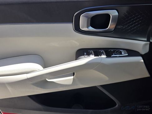 Certified 2025 Kia Sorento S w/ Panoramic Sunroof Package FWD image 30