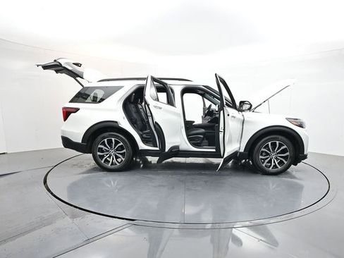 Used 2026 Ford Explorer ST-Line RWD image 41
