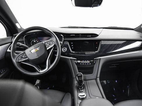 Certified 2024 Cadillac XT6 Premium Luxury w/ Technology Package image 25