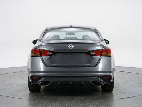 Used 2025 Nissan Altima 2.5 SV image 6