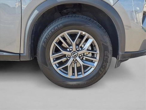 Used 2024 Nissan Rogue S AWD/4WD image 22