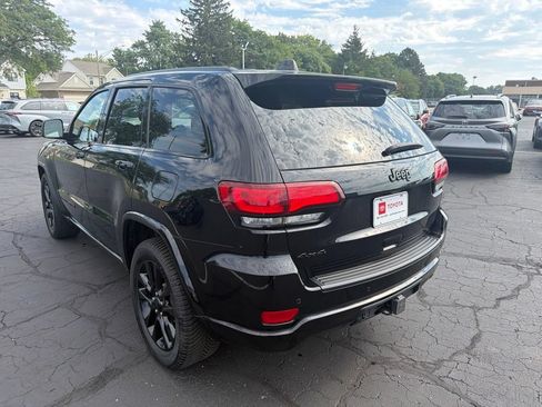 Used 2019 Jeep Grand Cherokee Altitude AWD/4WD image 8