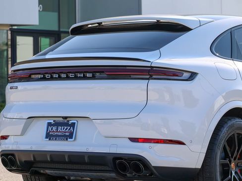 Certified 2026 Porsche Cayenne S AWD/4WD image 12
